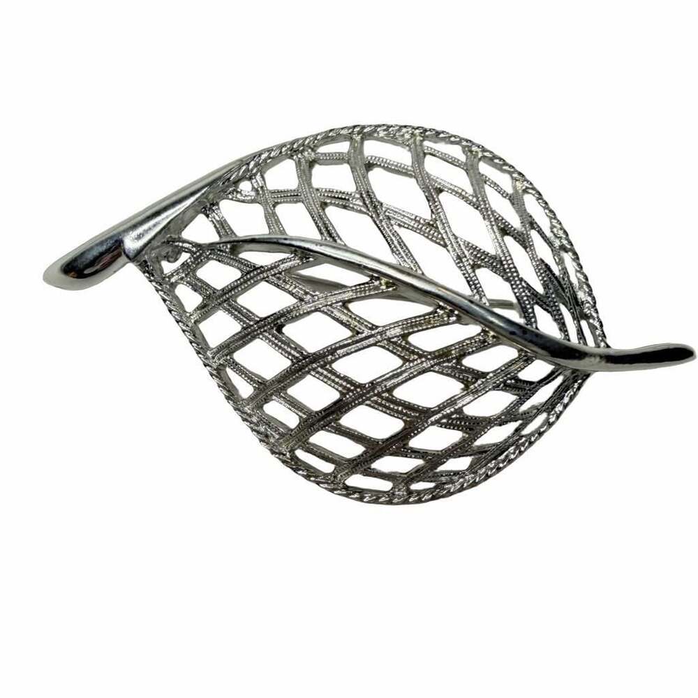 Vintage Sarah Coventry Silver Tone Textured Lattice Leaf Brooch Pin